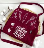 Кухненска престилка за жена Cooking with Love в цвят бордо