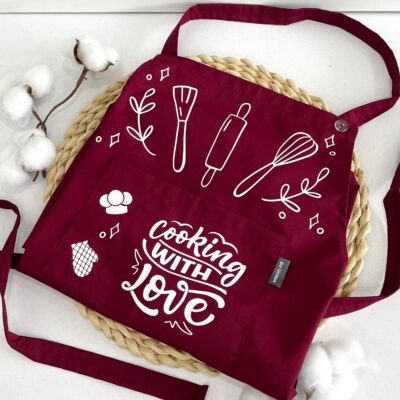 Кухненска престилка за жена Cooking with Love в цвят бордо